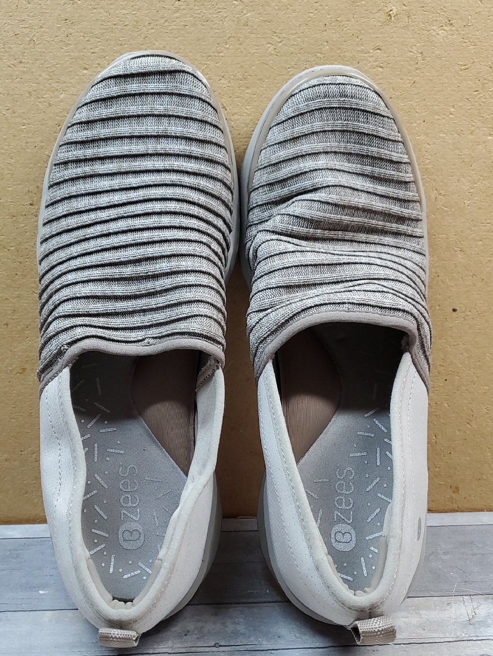 Bzees Glee Taupe Knit Gray Slip-On Shoes Size 10 M